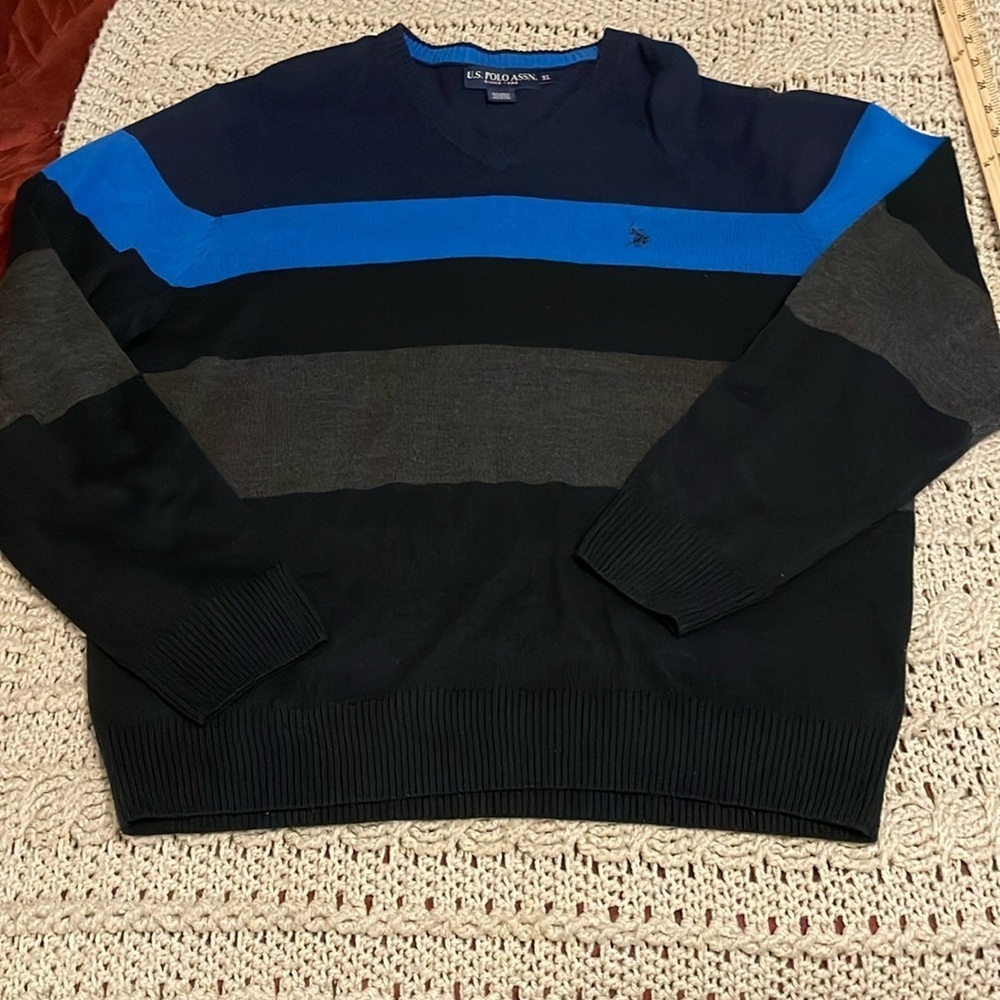 U.S. Polo ASSN. V Neck Color Block L/S Sweater Men’s Sz XL Blue, Navy, & Gray‎